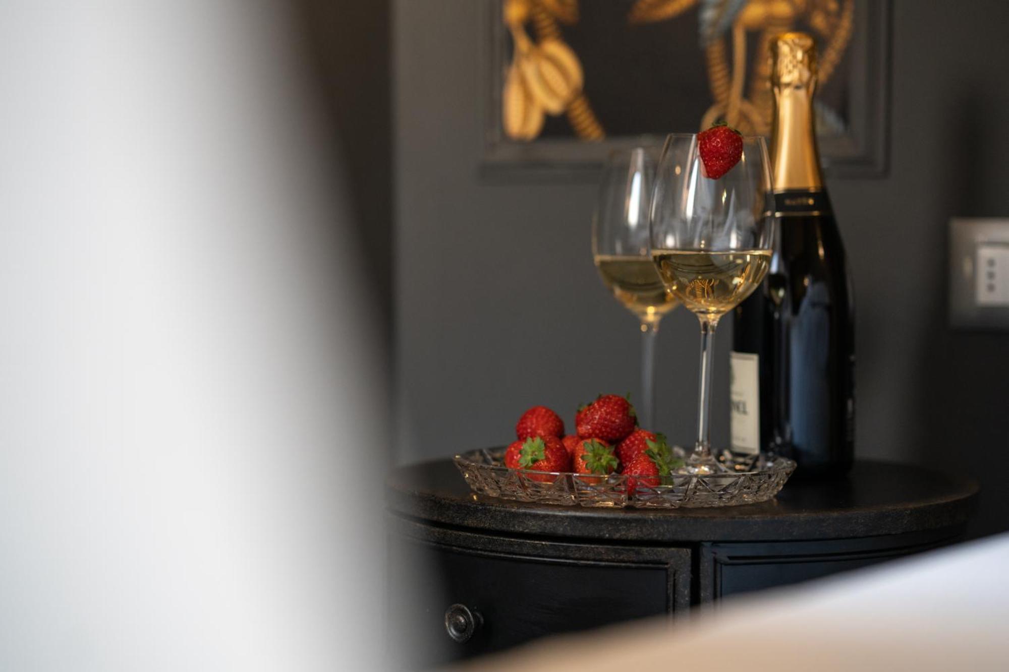 Residenze Carlo Alberto - Boutique Apartment Верона Екстериор снимка